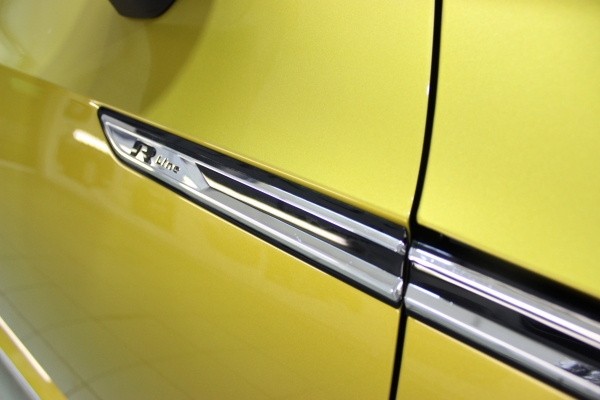 Volkswagen Arteon - oklejenie elementów chromowanych + aplikacja folii zabezpieczającej + powłoka ceramiczna na felgi + 12-miesięczna powłoka hydrofobowa