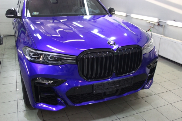 BMW X7 M - zmiana koloru