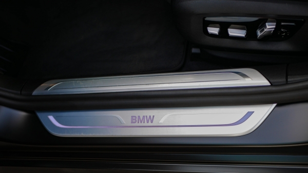 BMW 7 - zmiana koloru